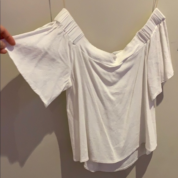 💛White off the shoulder top - Picture 1 of 1